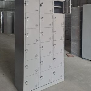 TỦ LOCKER 18 CÁNH PHÂN TẦNG
