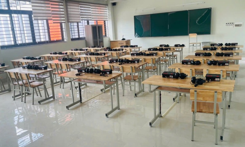 Bàn học sinh có tựa lưng hay không tốt hơn: Chọn loại nào?