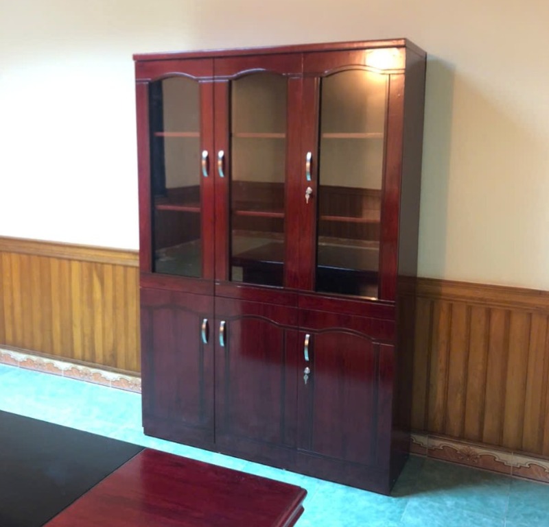 Tủ hồ sơ gỗ và tủ sắt loại nào tốt hơn? Đánh giá độ bền, tính thẩm mỹ và giá